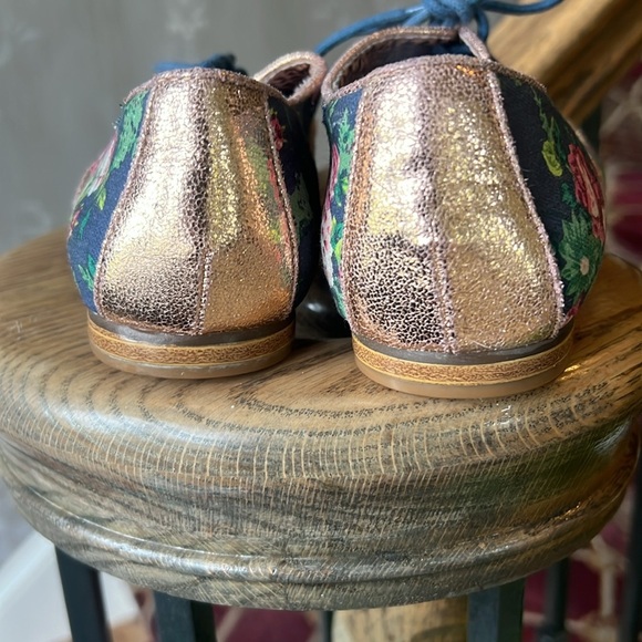 GB Girls fabric floral shoe flats lace up size 8 good condition - Picture 10 of 12
